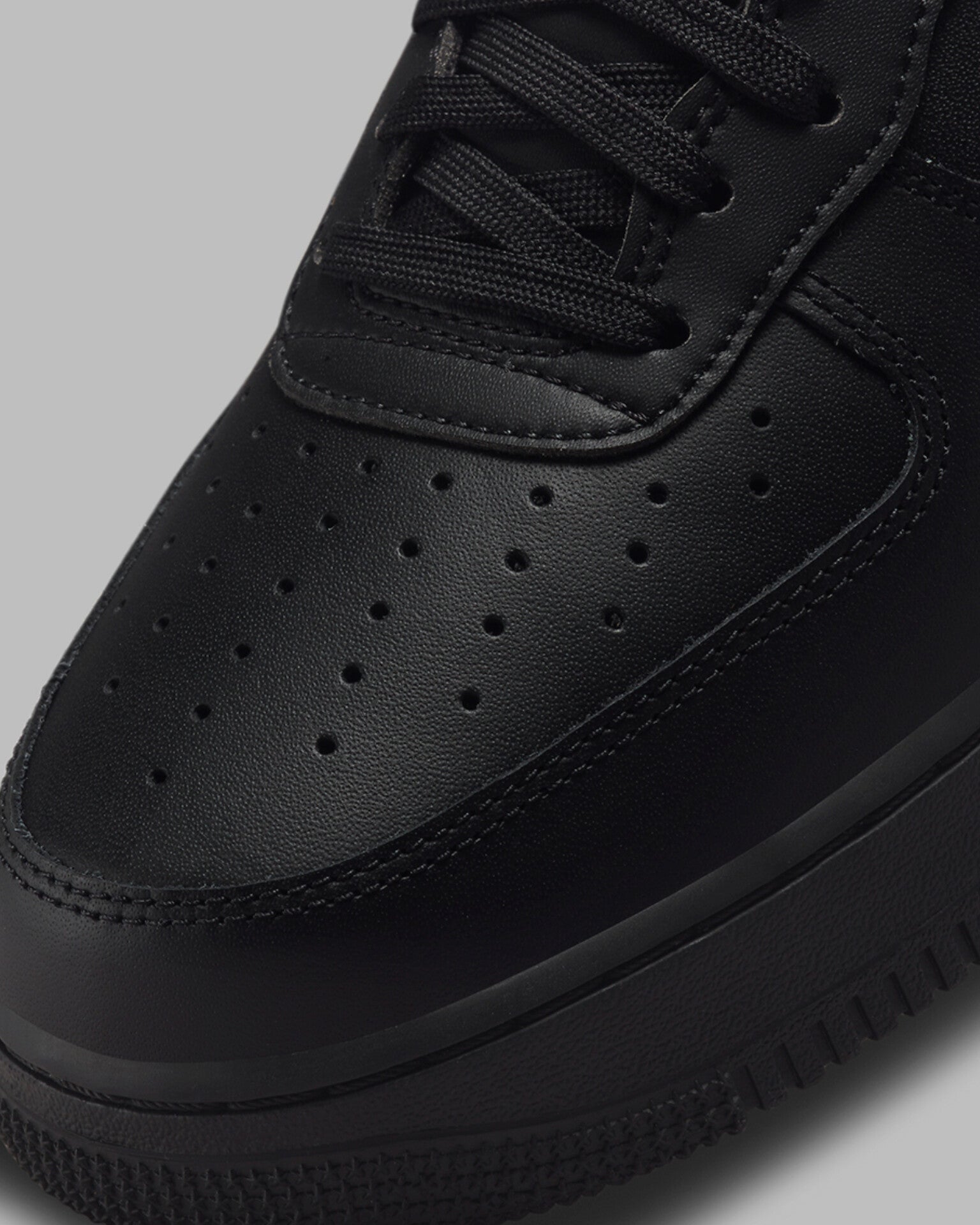 AIR FORCE 1 LOW (BLACK)