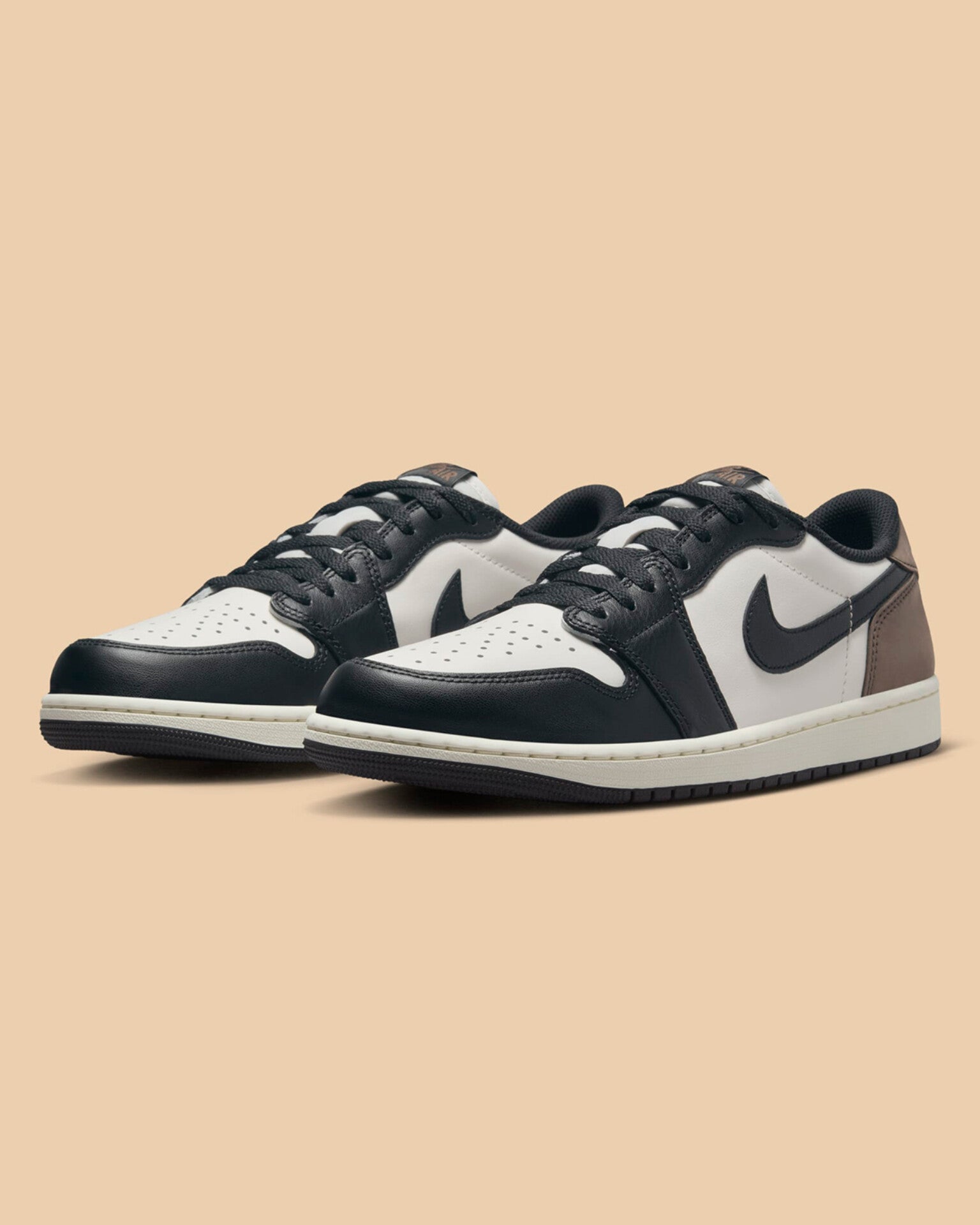 AIR JORDAN RETRO 1 LOW (MOCHA)