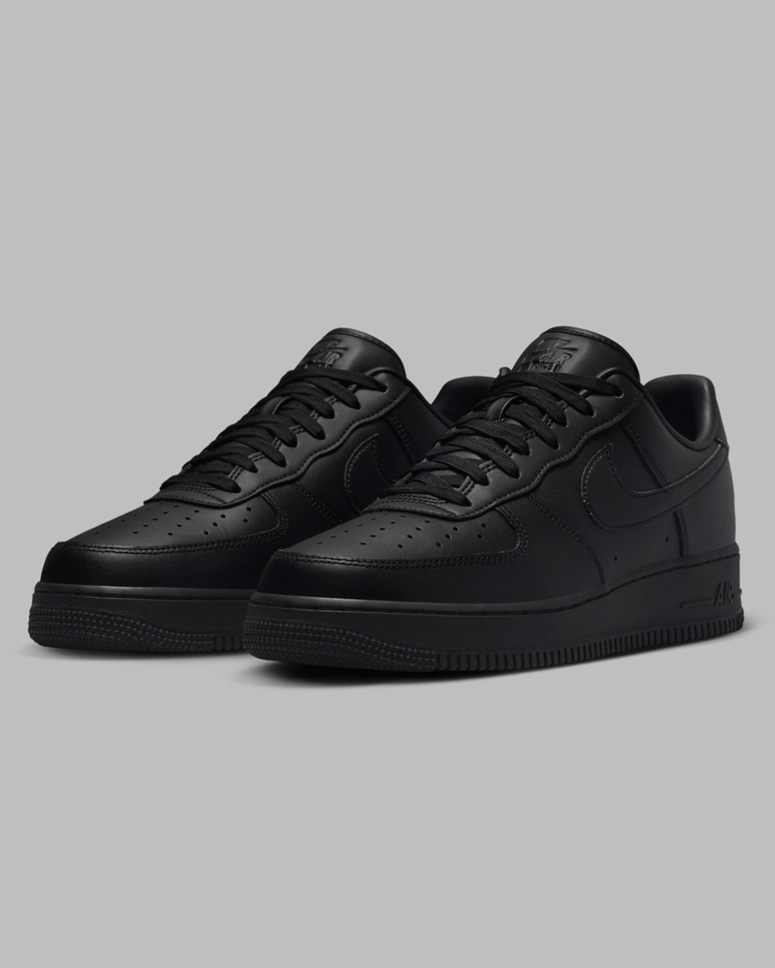AIR FORCE 1 LOW (BLACK)