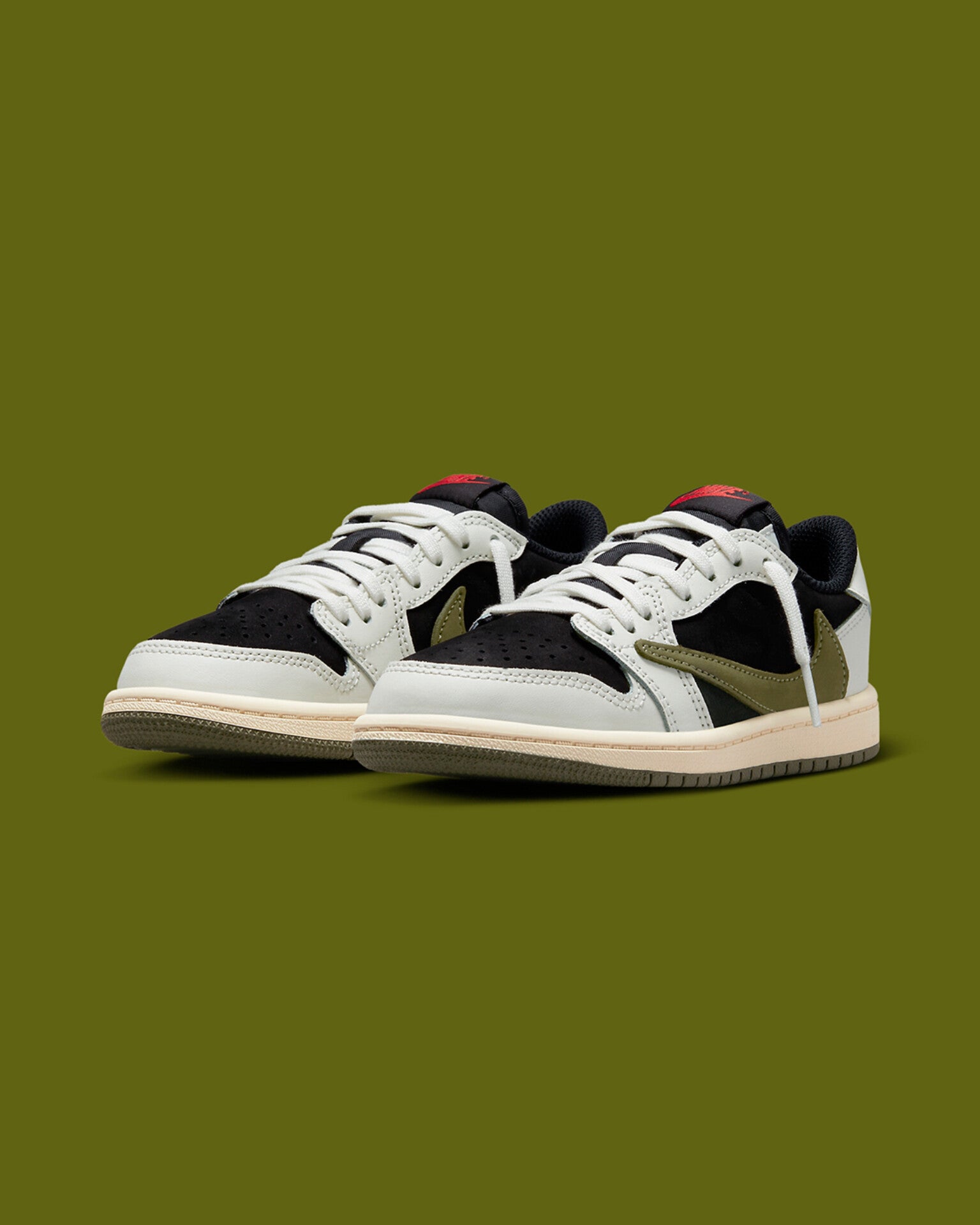 AIR JORDAN 1 LOW T.S  (OLIVE)
