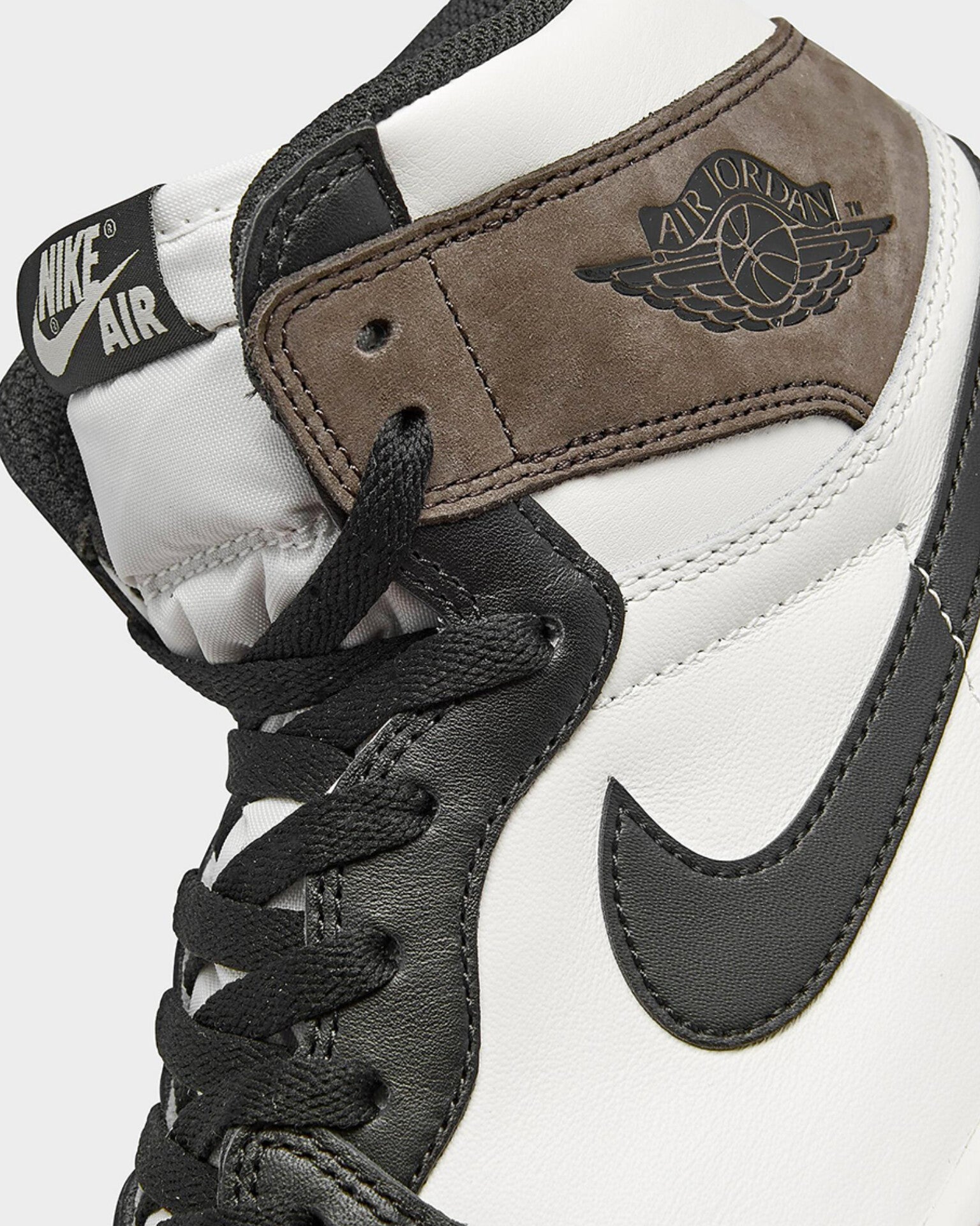 AIR JORDAN RETRO 1 HIGH (DARK MOCHA)