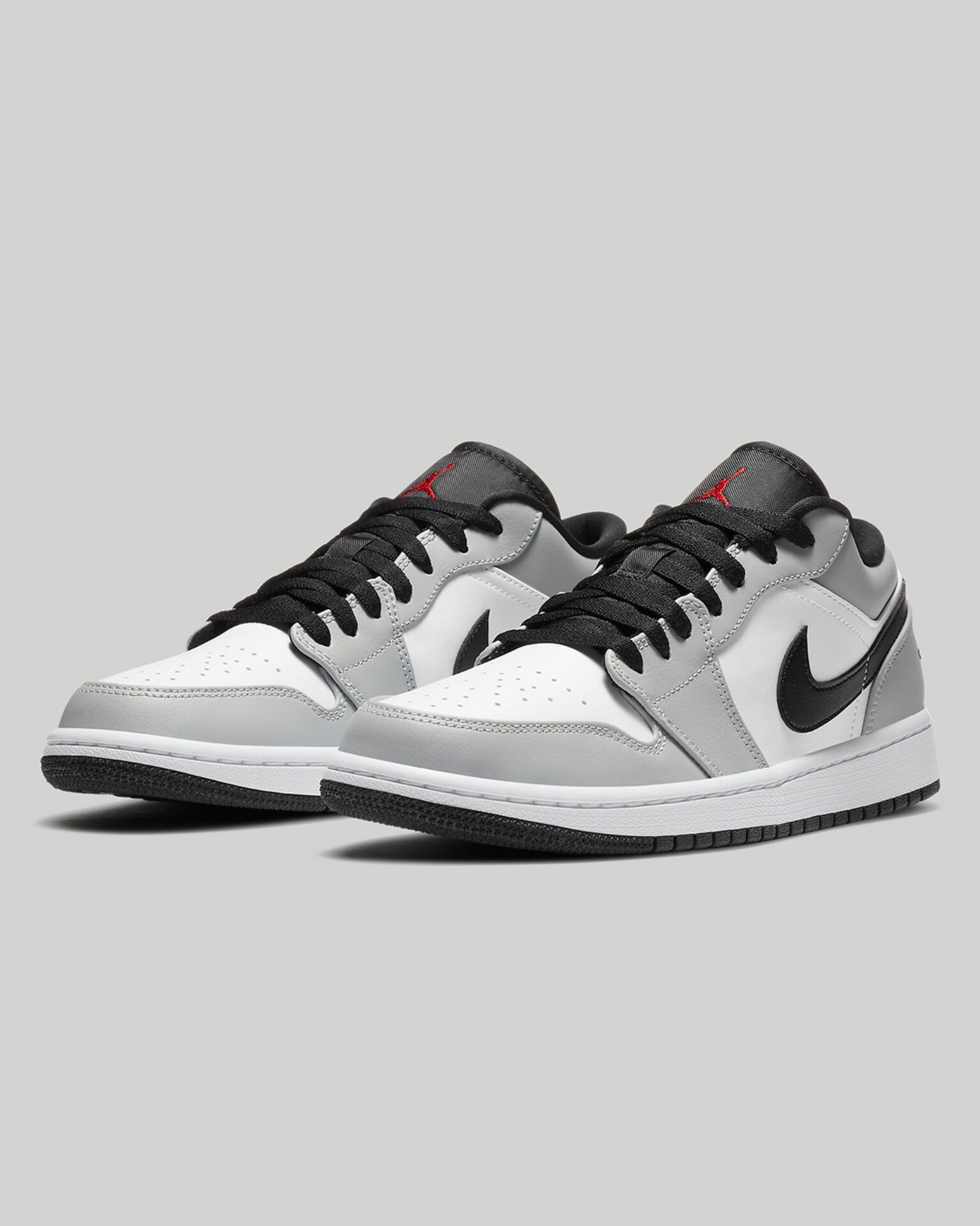 AIR JORDAN RETRO 1 LOW (SMOKE GREY)