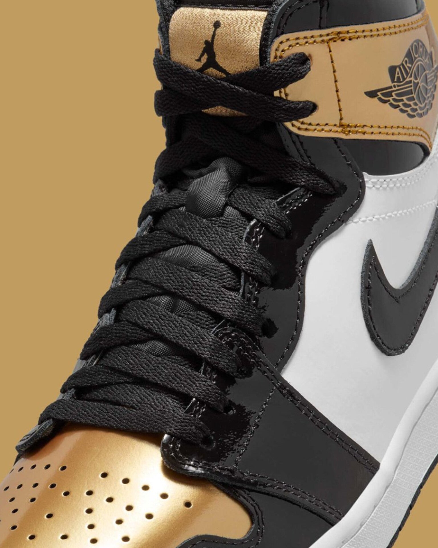 AIR JORDAN RETRO 1 HIGH (GOLDE TOE)