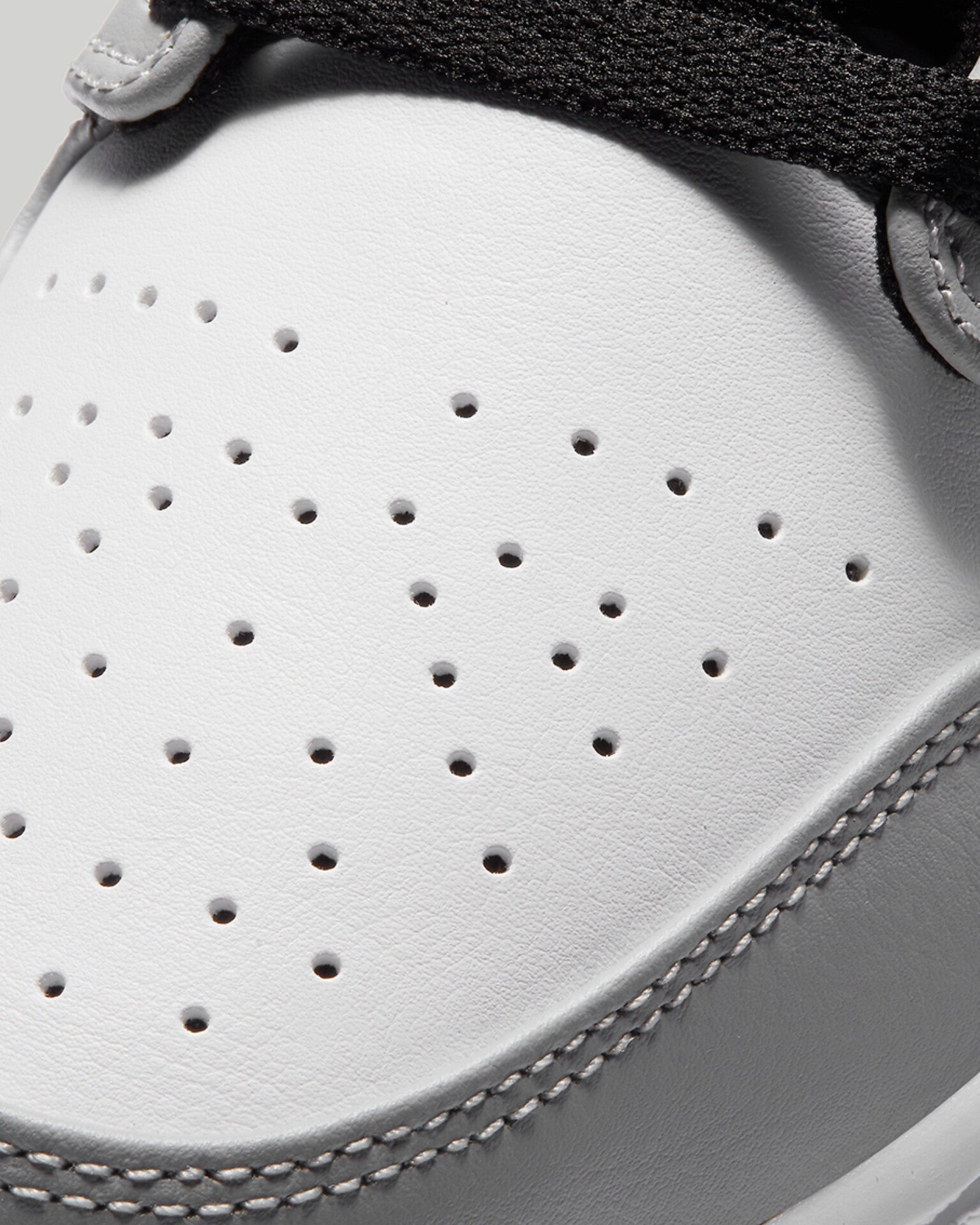 AIR JORDAN RETRO 1 LOW (SMOKE GREY)