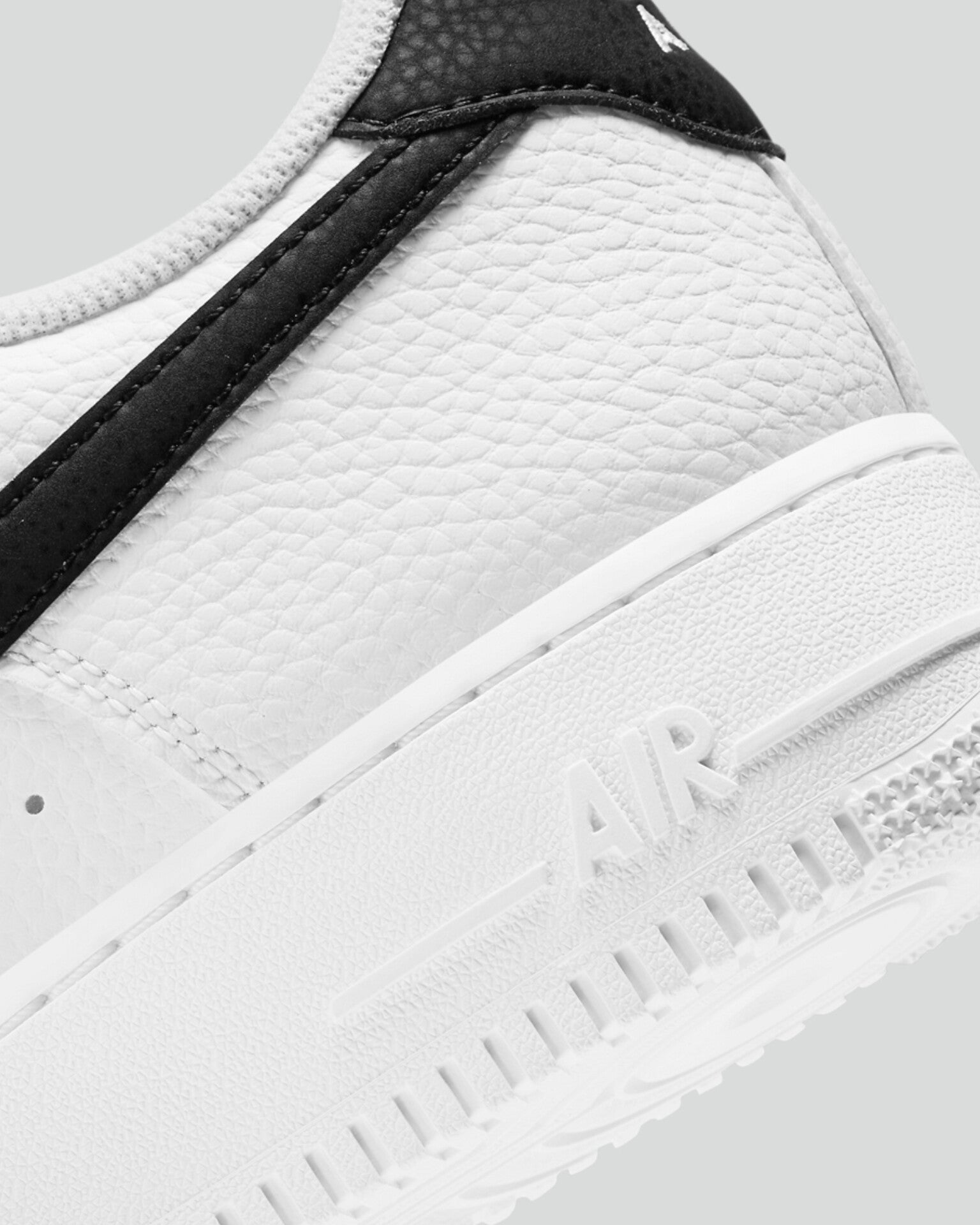 AIR FORCE 1 LOW (WHITE/BLACK)