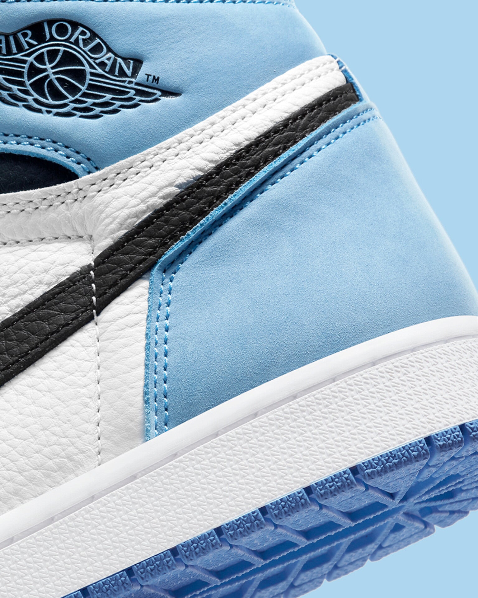 AIR JORDAN RETRO 1 HIGH (UNIVERSITY BLUE)