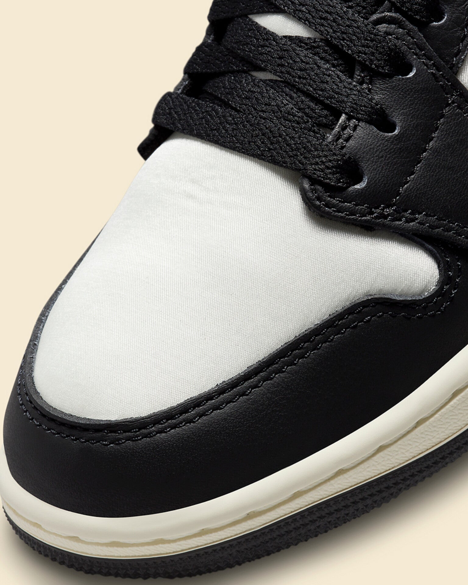 AIR JORDAN RETRO 1 LOW (PANDA)