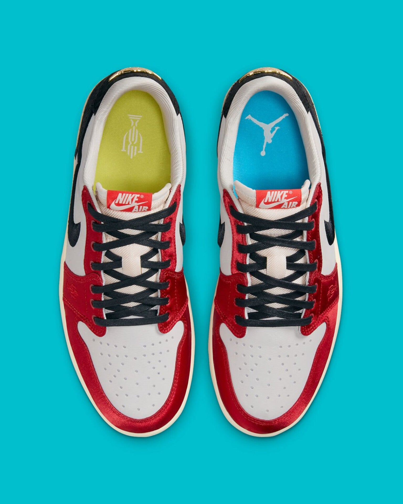 AIR JORDAN RETRO 1 LOW (TROPHY ROOM)